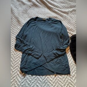 Athleta Navy Blue Long Sleeve Lightweight Sweater